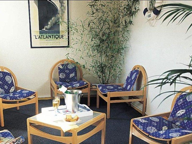 Contact Hotel Marseille Aubagne Ла-Пен-сюр-Ювон Экстерьер фото